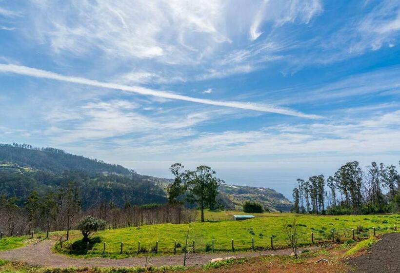 پانسیون Rochão Village By Rent2u, Lda