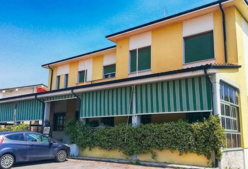 酒店 Albergo La Rovere