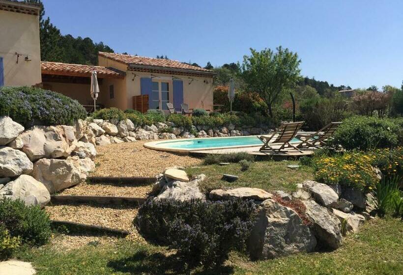 بنسيون Au Pied Du Ventoux