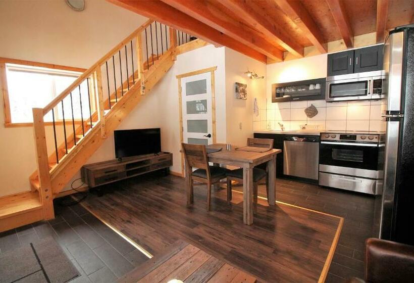 منتجع Red Cariboo Apartments