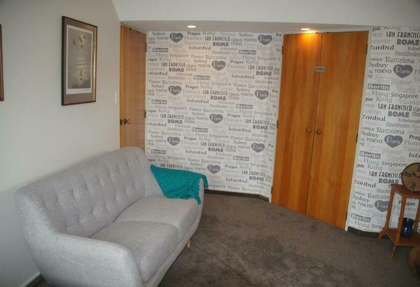 تختخواب و صبحانه 4b On Rearsby