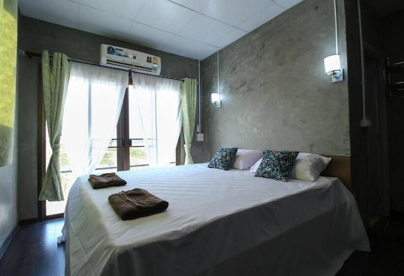هتل Falik Farm Stay