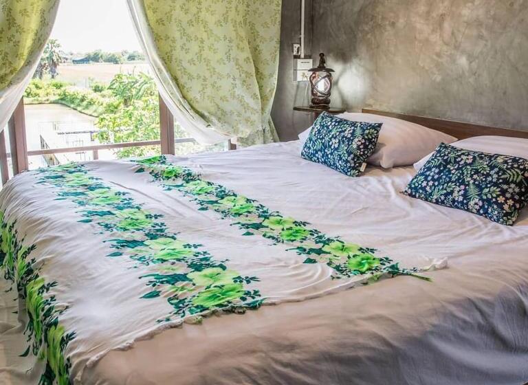 هتل Falik Farm Stay