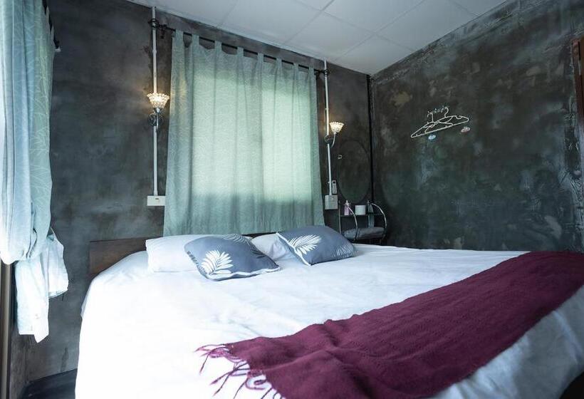 هتل Falik Farm Stay