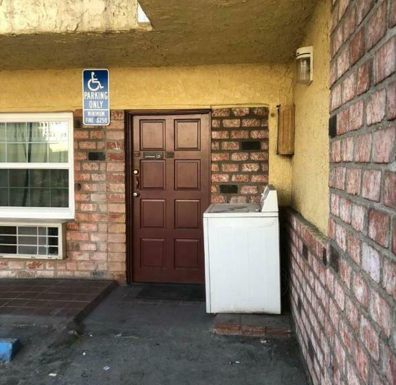 فندق على الطريق Sahara Inn   Los Angeles