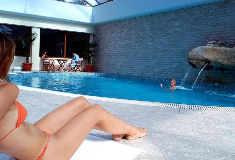 استراحتگاه Aristoteles Holiday Hotel And Spa