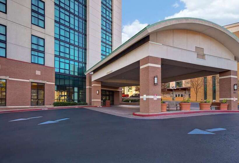 فندق Embassy Suites By Hilton At Hot Springs Convention Center