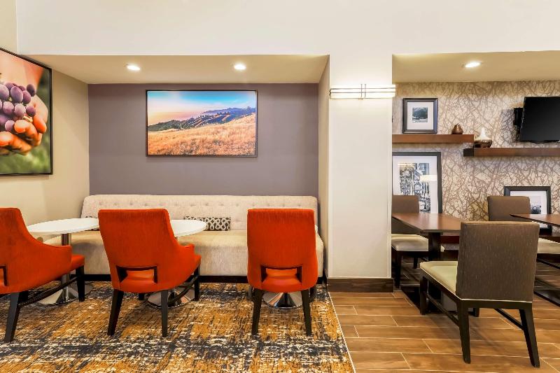 Hampton Inn & Suites Windsor  Sonoma Wine Country