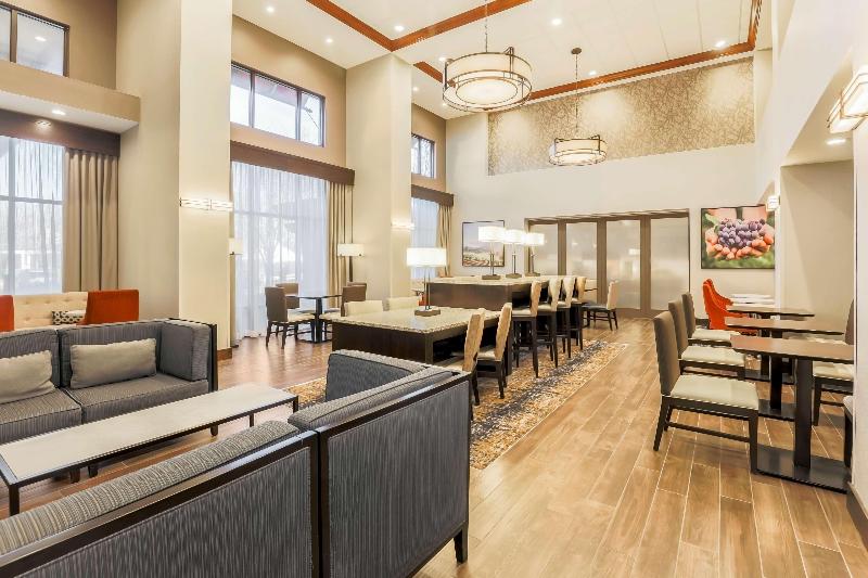 Hampton Inn & Suites Windsor  Sonoma Wine Country