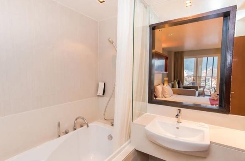 Ashlee Hub Hotel Patong
