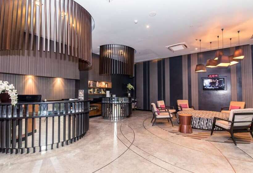 Ashlee Hub Hotel Patong