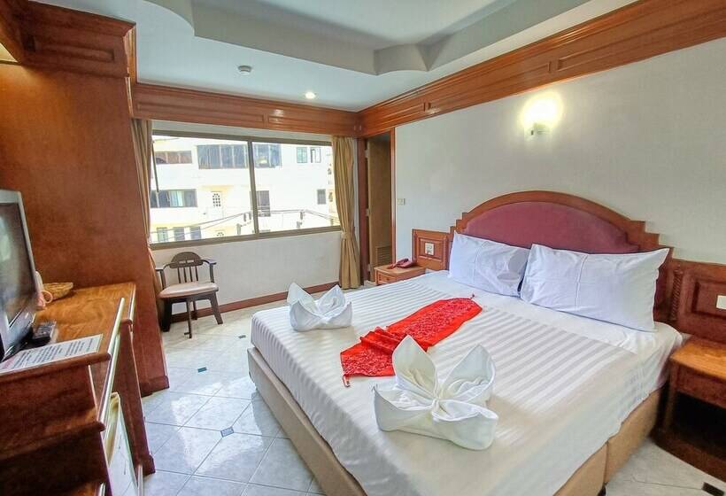 هتل Black Pearl Patong Beach