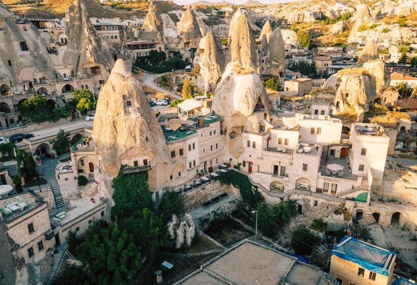 هتل Cappadocia Cave Suites