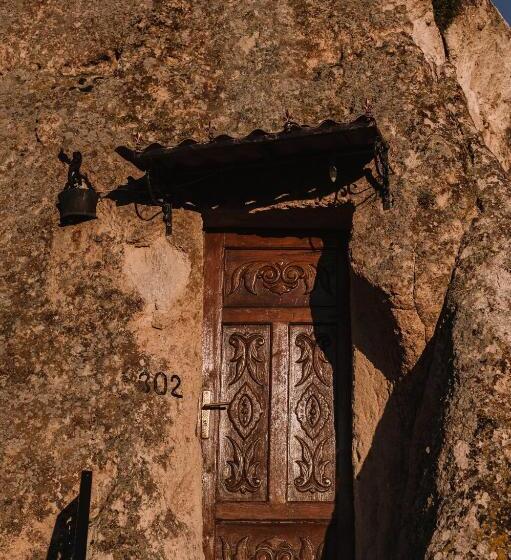 هتل Cappadocia Cave Suites