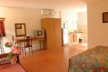 هتل Chotika Bungalow Phuket