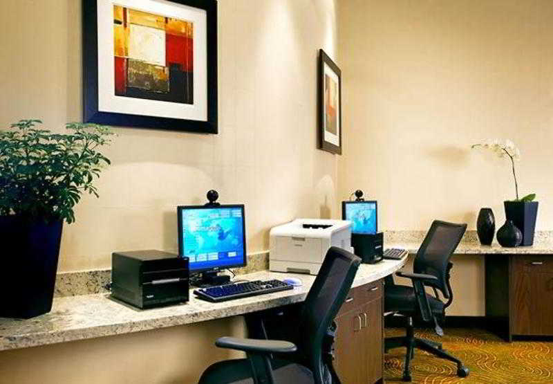 فندق Courtyard By Marriott Sacramento Cal Expo