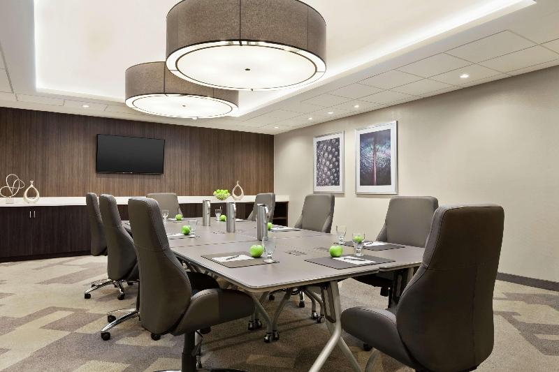 فندق Embassy Suites By Hilton Arcadia Pasadena Area