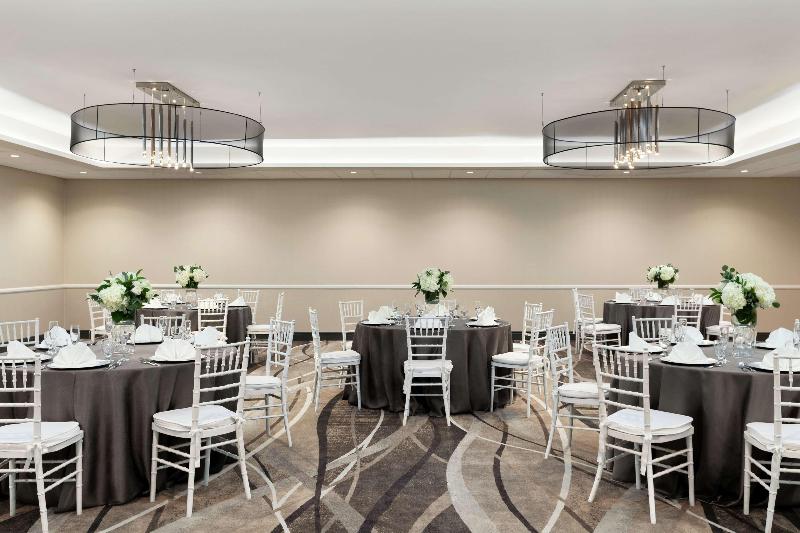 فندق Embassy Suites By Hilton Arcadia Pasadena Area