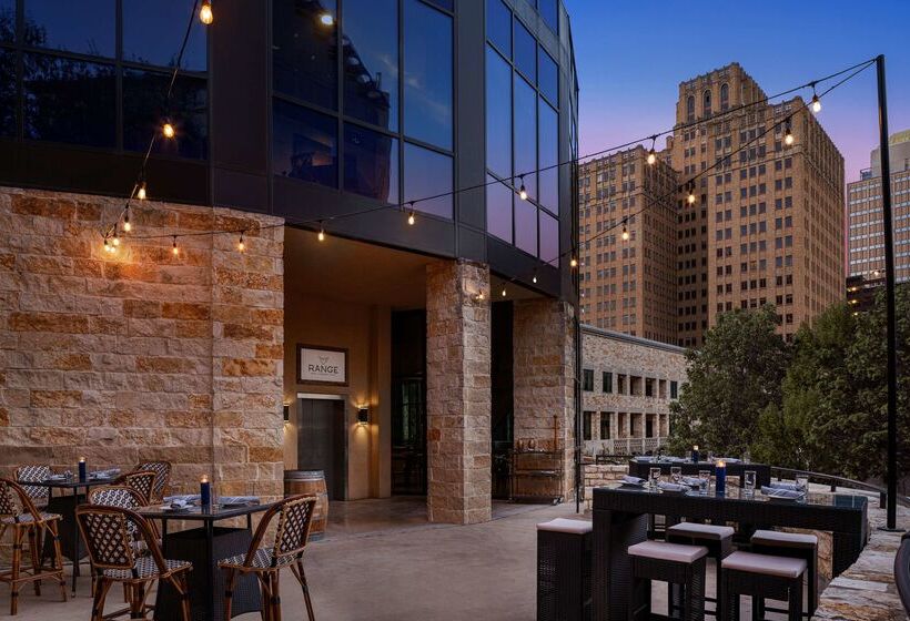 هتل Embassy Suites San Antonio Riverwalk Downtown