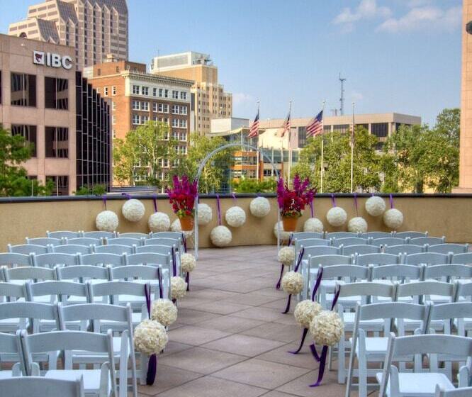 هتل Embassy Suites San Antonio Riverwalk Downtown