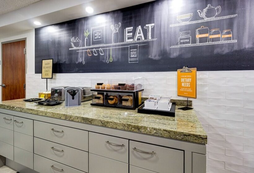 هتل Hampton Inn & Suites By Hilton Brantford Conference Centre