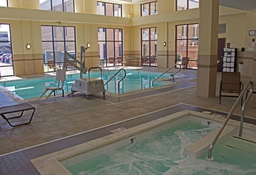 هتل Hampton Inn & Suites Chesapeake Battlefield Blvd