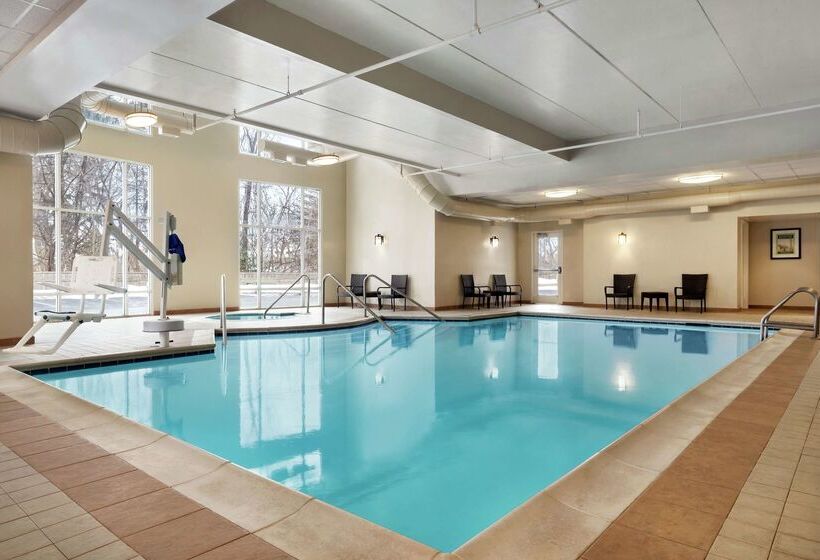 فندق Hampton Inn & Suites Poughkeepsie