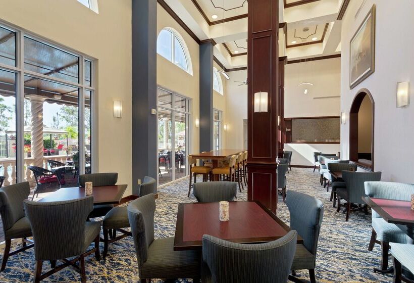 Отель Hampton Inn & Suites Wellington