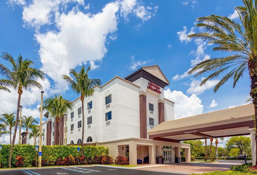 Отель Hampton Inn & Suites Wellington
