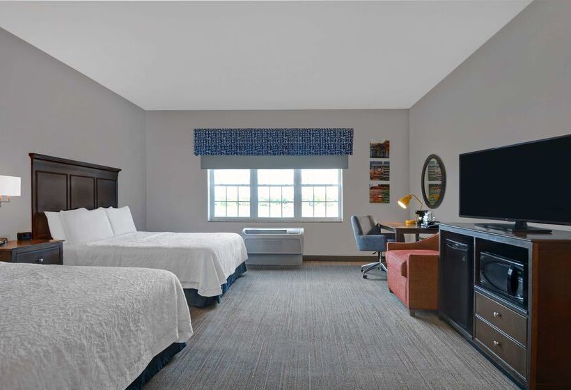 هتل Hampton Inn Bath