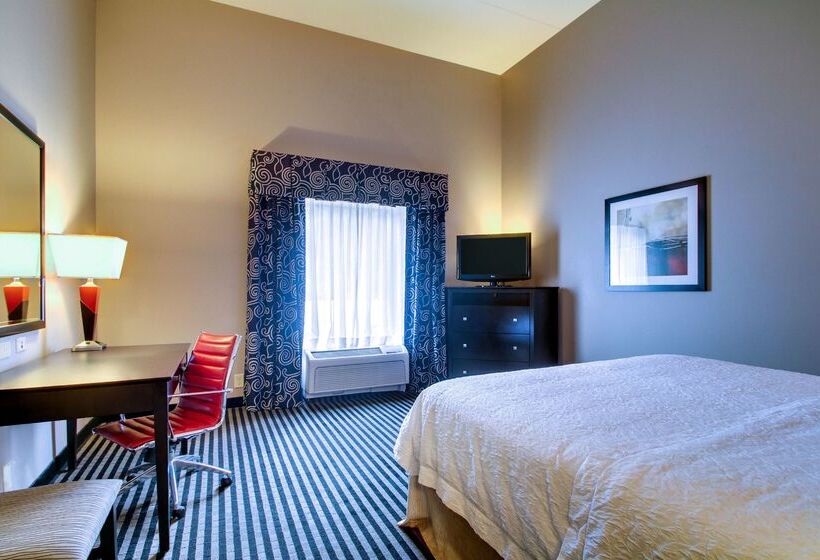 Отель Hampton Inn Birmingham Leeds