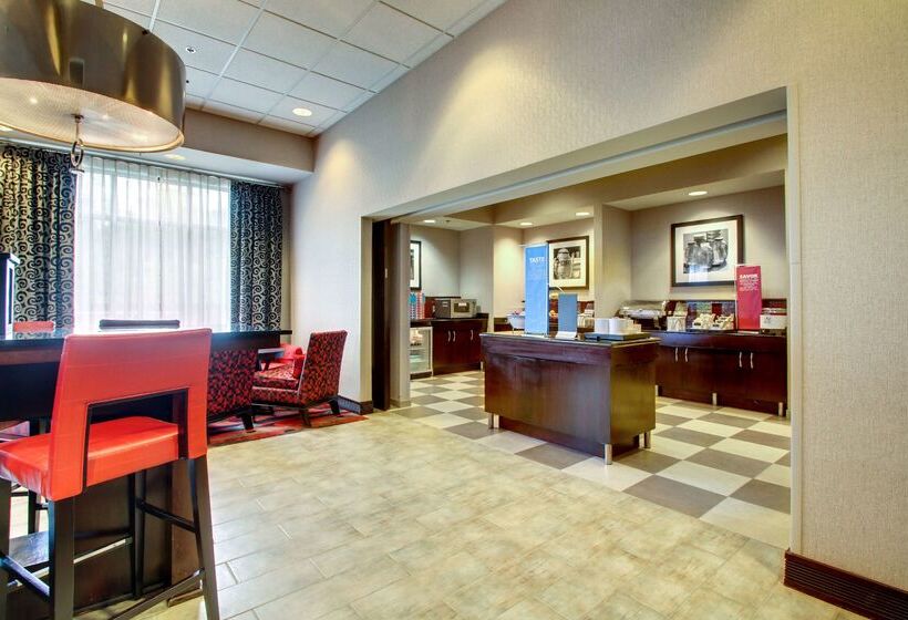 Отель Hampton Inn Birmingham Leeds