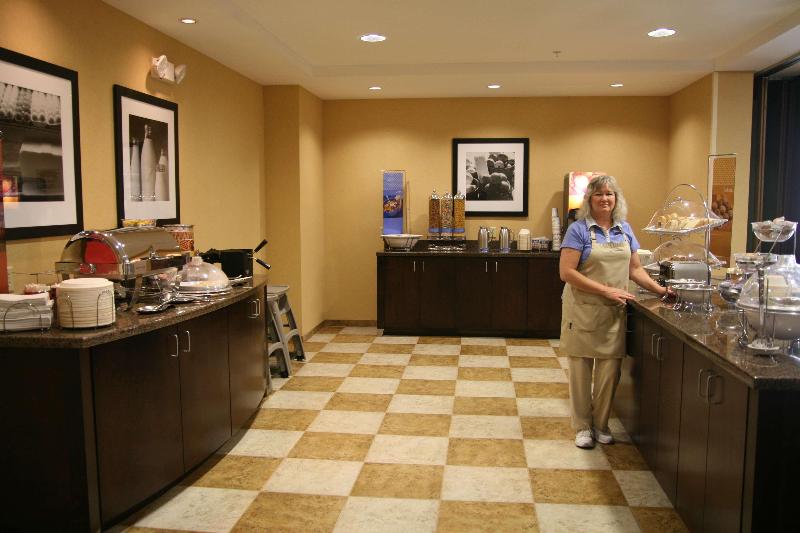 Отель Hampton Inn Dandridge