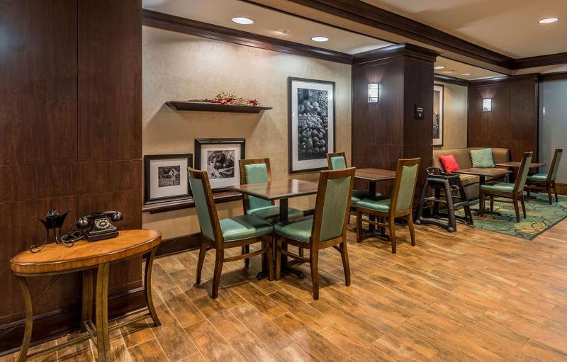 فندق Hampton Inn New Albany