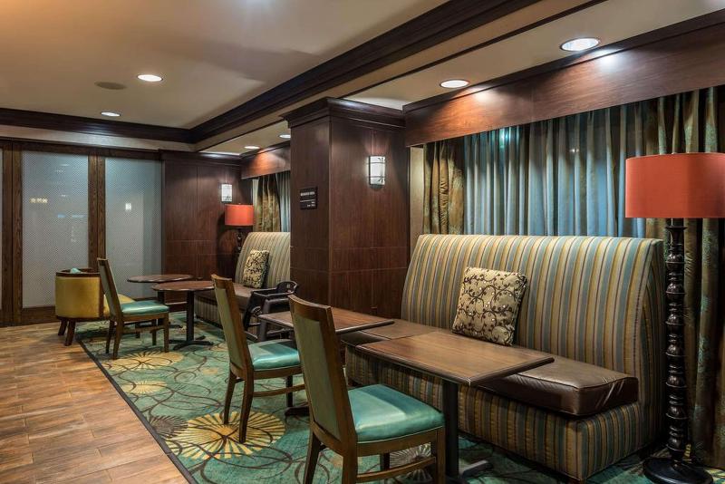 فندق Hampton Inn New Albany