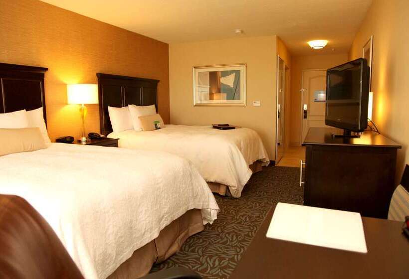 هتل Hampton Inn & Suites Carlsbad
