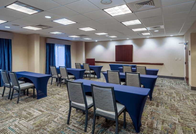 בית מלון כפרי Hampton Inn Suites Opelika I85 Auburn Area