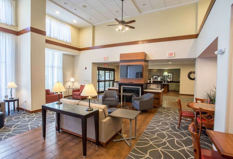 Отель Hampton Inn & Suites Tilton