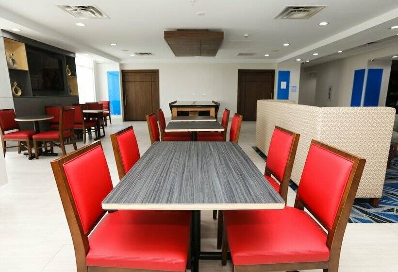 هتل Holiday Inn Express Hillsboro I 35, An Ihg