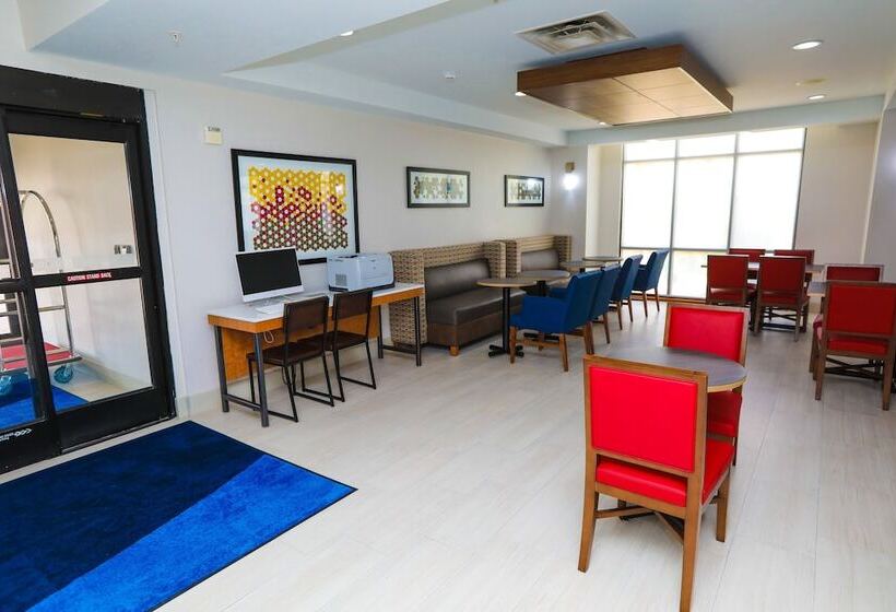 هتل Holiday Inn Express Hillsboro I 35, An Ihg