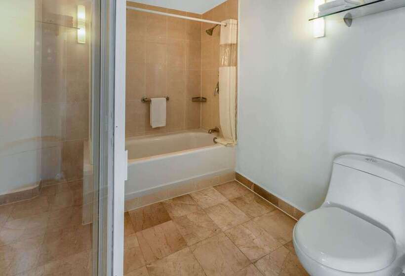 Fotos del hotel La Quinta By Wyndham Puebla Palmas Angelopolis:  13