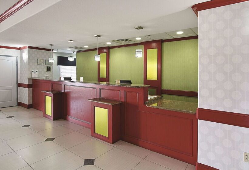 호텔 La Quinta Inn & Suites By Wyndham South Dallas   Hutchins