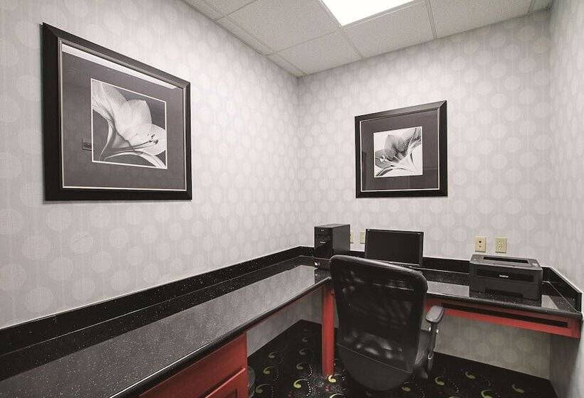 호텔 La Quinta Inn & Suites By Wyndham South Dallas   Hutchins