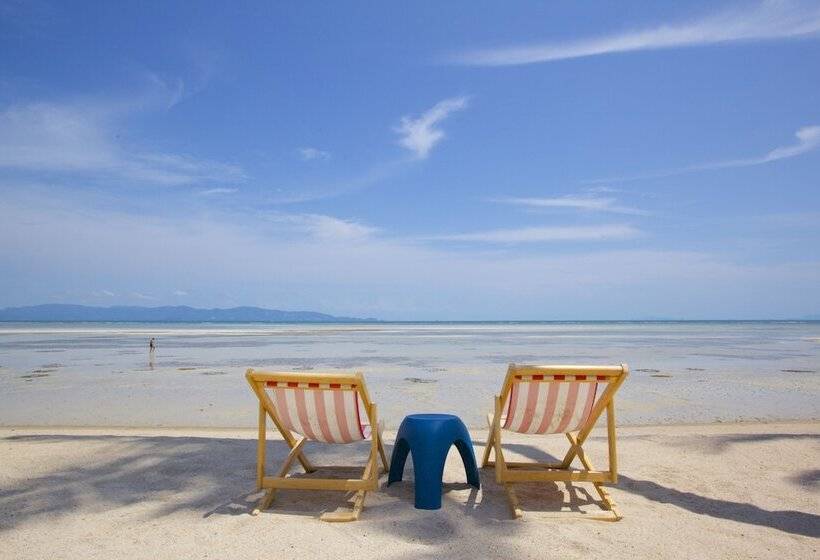 هتل Lime N Soda Beachfront Resort