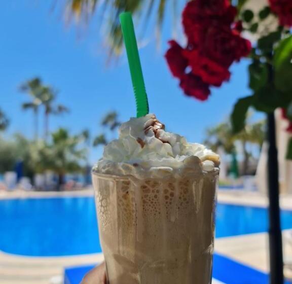 فندق Nagi Beach