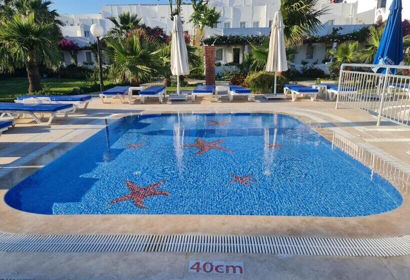 فندق Nagi Beach