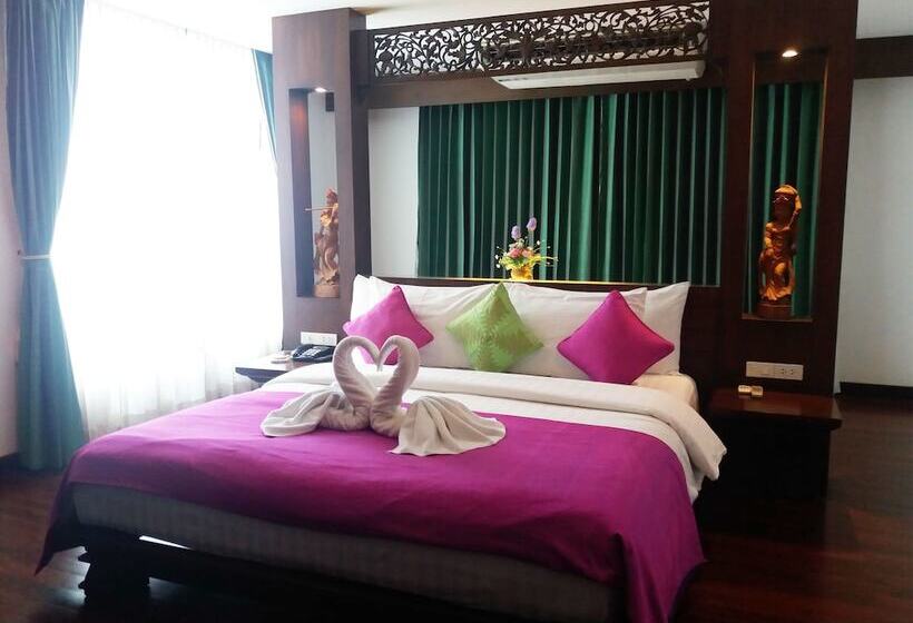 هتل Nicha Suite Hua Hin