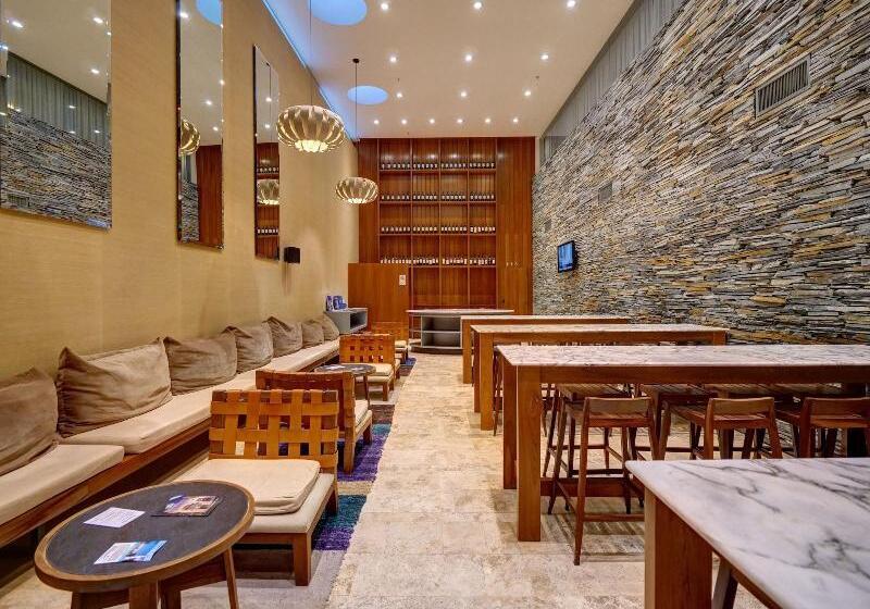 Fotos del hotel Aspen Square:  23