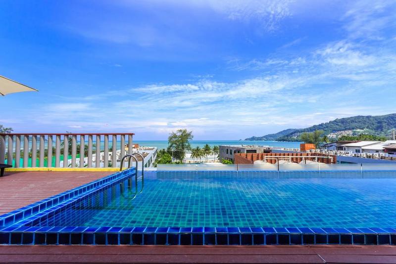 هتل Patong Beach Side