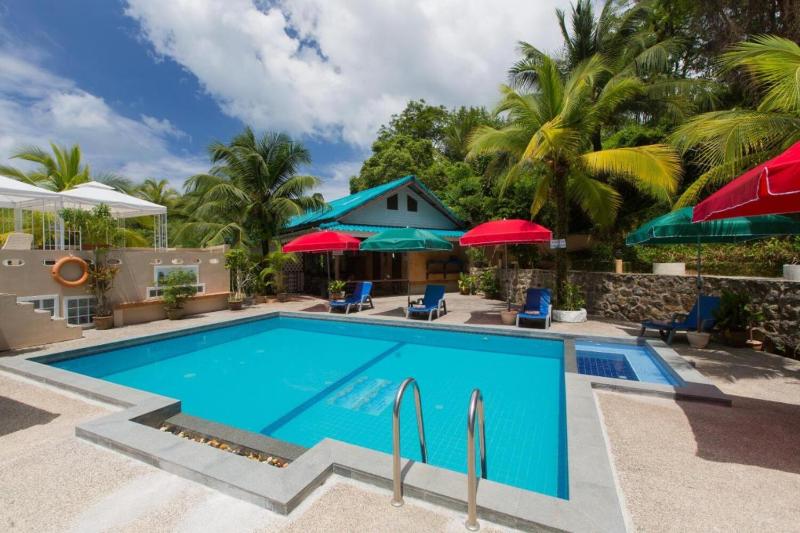 هتل Patong Rai Rom Yen Resort Sha